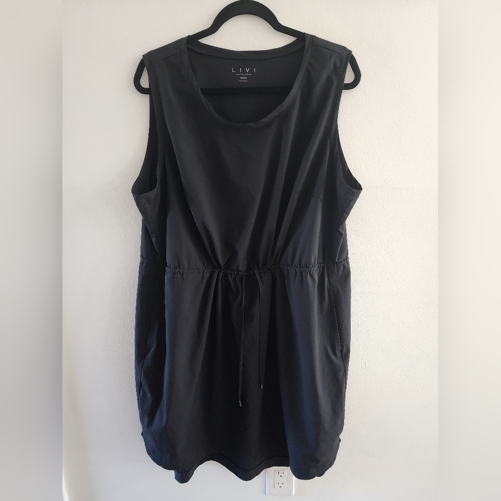 Livi athletic dress